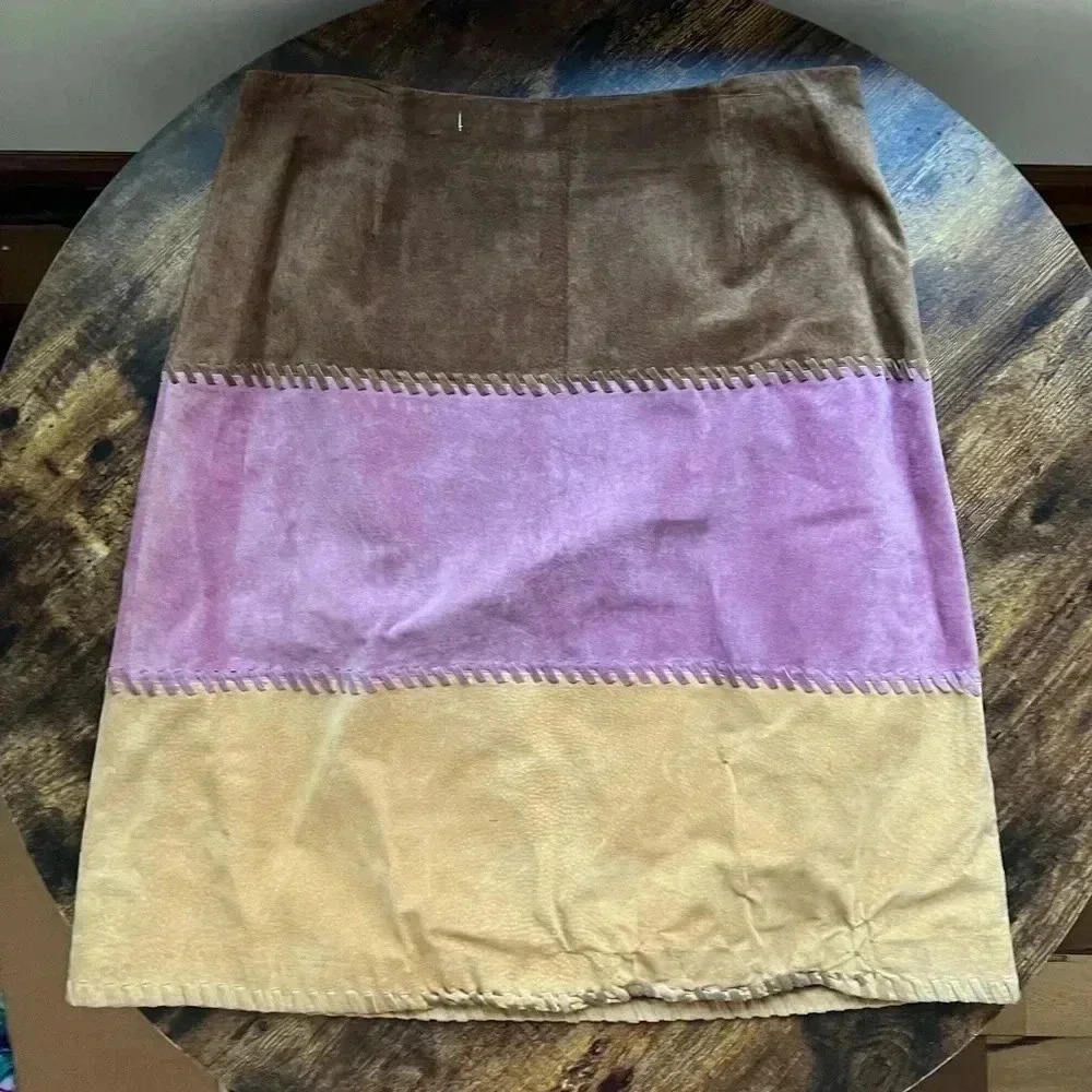 Lord & Taylor 100% suede skirt. Size: 14.